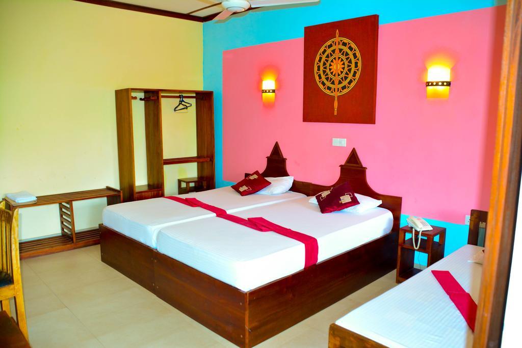 The Triangle Hotel Anuradhapura Zewnętrze zdjęcie
