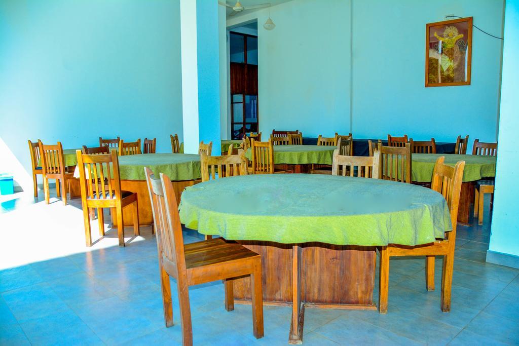 The Triangle Hotel Anuradhapura Zewnętrze zdjęcie